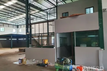 Warehouse / Factory for rent in Saphan Sung, Bangkok