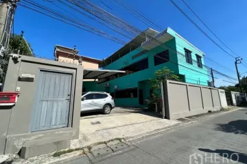 Warehouse / Factory for sale in Phlapphla, Bangkok near MRT Rajamangala Stadium