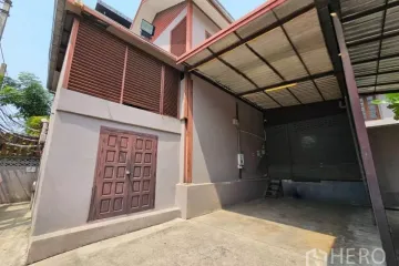 Warehouse / Factory for rent in Chom Phon, Bangkok near MRT Chankasem