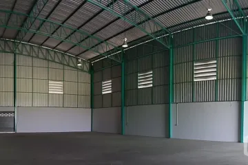 Warehouse / Factory for rent in Khlong Si, Pathum Thani