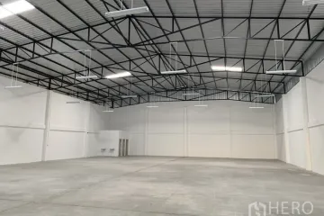 Warehouse / Factory for rent in Bang Pla, Samut Prakan