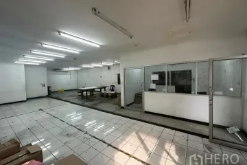 Warehouse / Factory for rent in Khlong Toei, Bangkok
