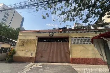 Warehouse / Factory for rent in Phra Khanong, Bangkok