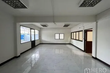 Warehouse / Factory for rent in Om Yai, Nakhon Pathom