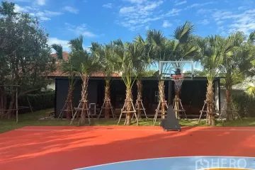 Land for rent in Khlong Tan Nuea, Bangkok