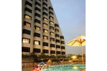 1 Bedroom Condo for rent in Newton Tower, Khlong Toei, Bangkok near BTS Nana