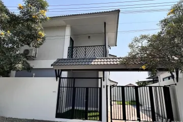 3 Bedroom House for rent in Chicmo Place 48, Pa Tan, Chiang Mai