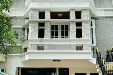 3 Bedroom Townhouse for rent in Moo Baan Chicha Castle, Khlong Toei Nuea, Bangkok near MRT Phetchaburi