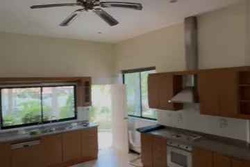 5 Bedroom Villa for rent in Paradise villa 1, Nong Prue, Chonburi