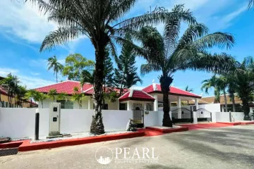 3 Bedroom House for sale in Paragon Park, Huai Yai, Chonburi
