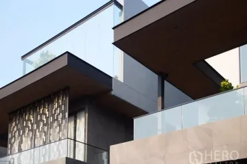 5 Bedroom House for sale in Chan Kasem, Bangkok near MRT Phawana