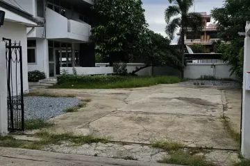 4 Bedroom House for Sale or Rent in Lat Phrao, Bangkok