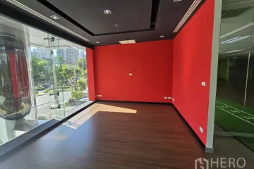 Office for rent in Khlong Toei, Bangkok near BTS Asoke