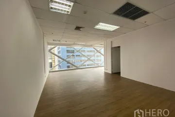 Office for rent in Khlong Toei Nuea, Bangkok near MRT Sukhumvit