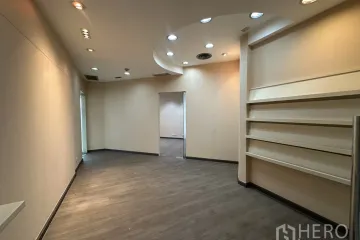Office for rent in Suriyawong, Bangkok near BTS Sala Daeng