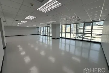 Office for rent in Khlong Tan Nuea, Bangkok near BTS Phrom Phong