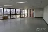 Office for rent in Maha Phruettharam, Bangkok near MRT Hua Lamphong