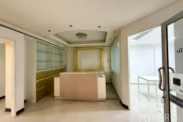 Office for rent in Din Daeng, Bangkok near MRT Sutthisan