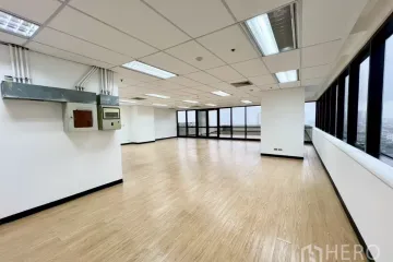 Office for rent in Khlong Tan Nuea, Bangkok