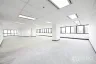 Office for rent in Huai Khwang, Bangkok near MRT Sutthisan