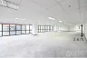 Office for rent in Huai Khwang, Bangkok near MRT Sutthisan
