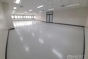 Office for rent in Silom, Bangkok near BTS Sala Daeng