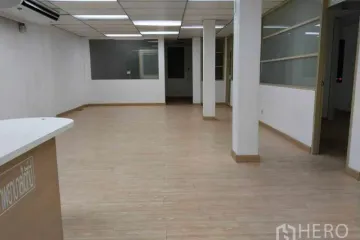 Office for rent in Bang Na, Bangkok near BTS Udom Suk