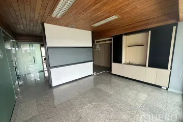 Office for rent in Nong Bon, Bangkok near MRT Suan Luang Ro 9