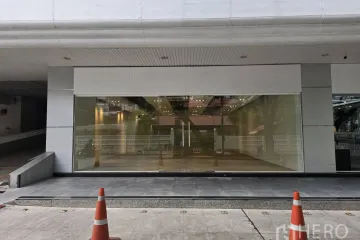 Commercial for rent in Khlong Toei Nuea, Bangkok near MRT Sukhumvit