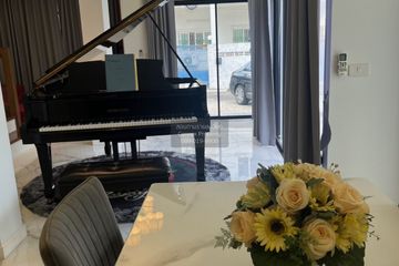 3 Bedroom House for sale in Phra Khanong Nuea, Bangkok near BTS Ekkamai