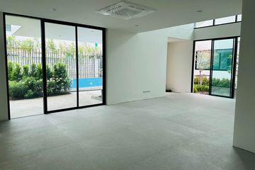 4 Bedroom House for rent in Phra Khanong Nuea, Bangkok