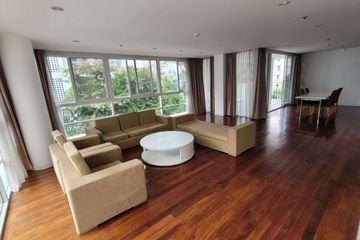 3 Bedroom Condo for rent in Phra Khanong Nuea, Bangkok near BTS Ekkamai