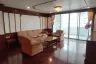3 Bedroom Condo for rent in Le Chateau, Khlong Tan Nuea, Bangkok