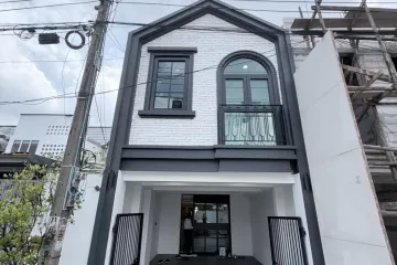 3 Bedroom Townhouse for sale in Khlongtan Nivet, Khlong Tan Nuea, Bangkok near Airport Rail Link Ramkhamhaeng