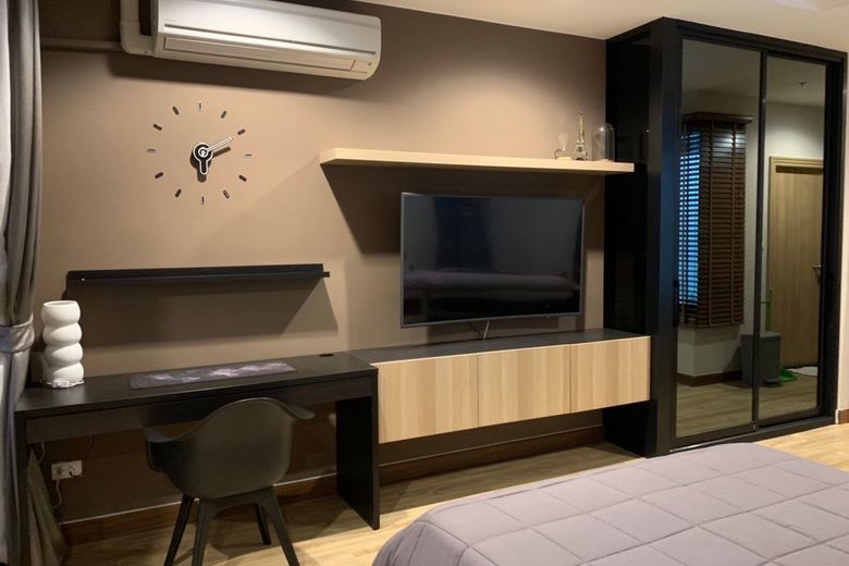 1 Bedroom Condo