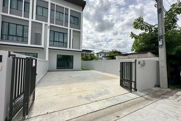 3 Bedroom Townhouse for rent in Lat Phrao, Bangkok