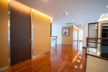 3 Bedroom Condo for rent in Royal River Place, Bang Phong Pang, Bangkok