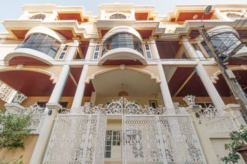 5 Bedroom Townhouse for rent in Khlong Tan Nuea, Bangkok