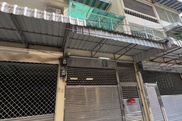 4 Bedroom House for rent in Wang Burapha Phirom, Bangkok near MRT Sam Yot