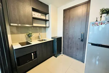 1 Bedroom Condo for rent in XT Huaikhwang, Din Daeng, Bangkok near MRT Huai Khwang