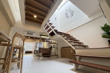 2 Bedroom Townhouse for sale in Khlong Tan Nuea, Bangkok