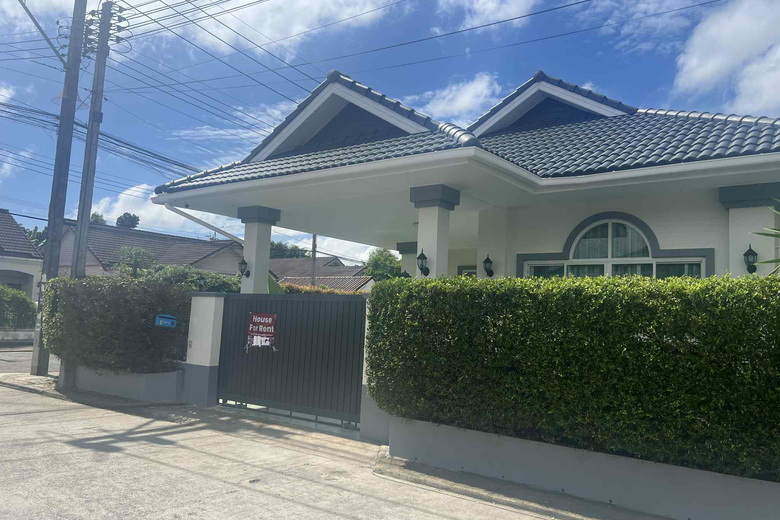 3 Bedroom Townhouse For Rent