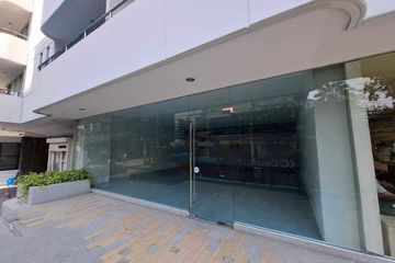 Commercial for rent in Khlong Tan Nuea, Bangkok