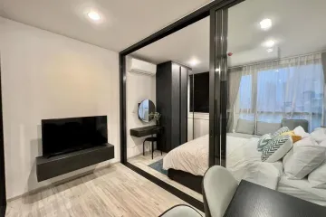 1 Bedroom Condo for rent in XT Huaikhwang, Din Daeng, Bangkok near MRT Huai Khwang