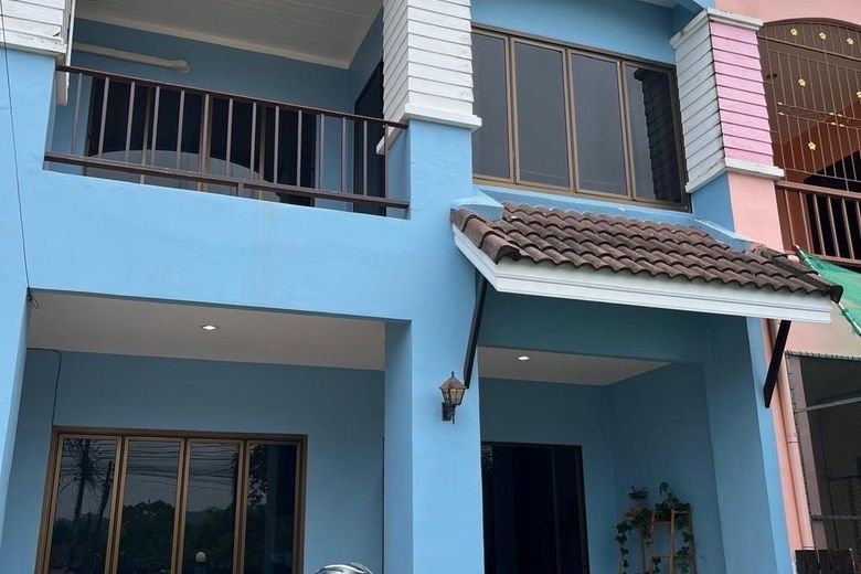 3 Bedroom Townhouse For Rent