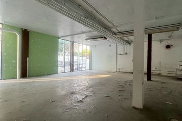 Commercial for rent in Khlong Toei Nuea, Bangkok near MRT Phetchaburi