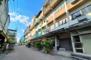 3 Bedroom Commercial for Sale or Rent in Dokmai, Bangkok