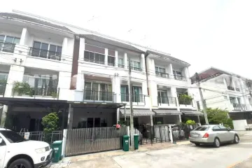 3 Bedroom Townhouse for sale in Baan Klang Muang Swiss Town Kaset-Nawamin, Chorakhe Bua, Bangkok