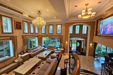 8 Bedroom House for sale in Khlong Toei, Bangkok