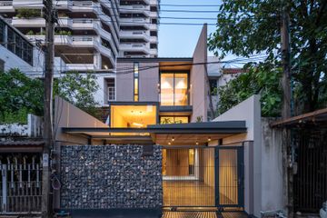 3 Bedroom House for Sale or Rent in Khlong Toei Nuea, Bangkok near MRT Sukhumvit